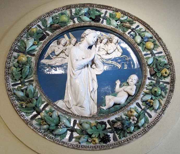 ロッビア一族｜ルネッサンス期のイタリアに、マヨリカ陶器の技術で新しい陶彫を生み出した