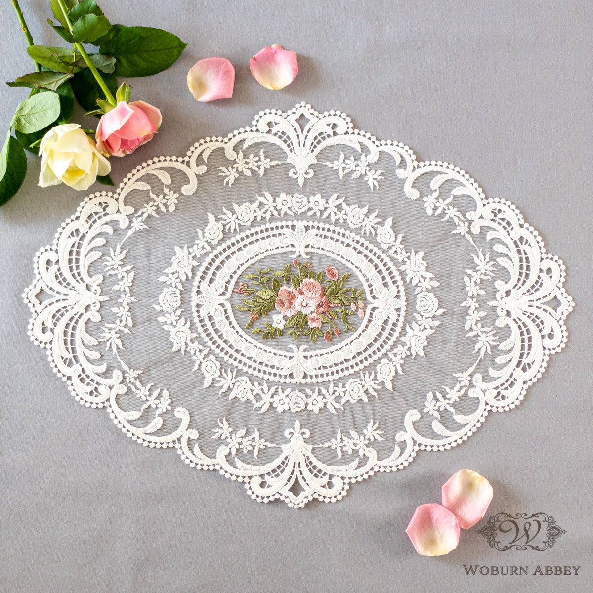刺繍フレーム 白いバラ