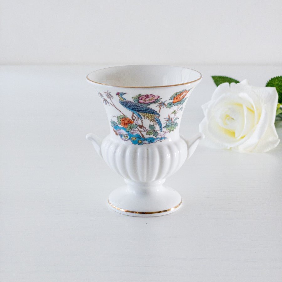 アンティーク イギリス製 ウェッジウッド クタニクレーン 花瓶(2) ミニ 小 フラワーベース 白 陶器 おしゃれ 花柄 和風 鳥 – Woburn  Abbey