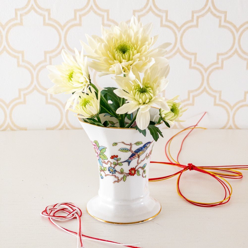 美品 アンティーク イギリス製 エインズレイ ペンブロック 花瓶 ミニ 一輪挿し 小 フラワーベース 白 陶器 花柄 おしゃれ 和風 – Woburn  Abbey