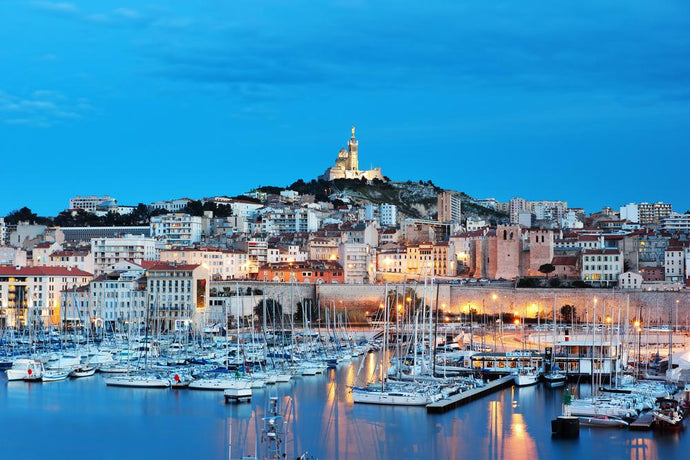 マルセイユ｜太陽溢れるフランス最古の港町が生んだ、バラエティに富んだプロヴァンス陶器
