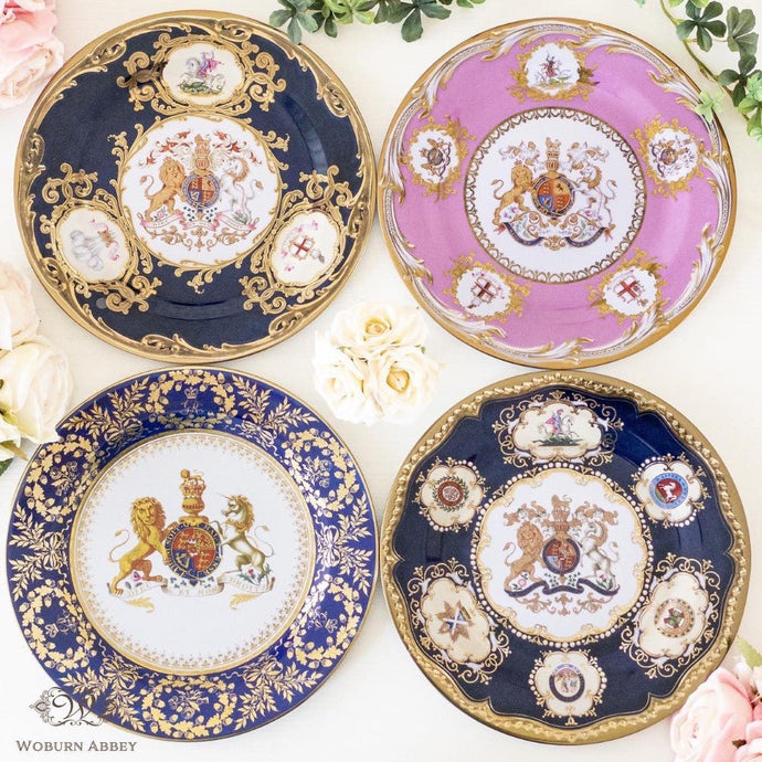 英国王室ロイヤルコレクション所蔵品を再現したトレーでチャールズ国王の戴冠をお祝い！