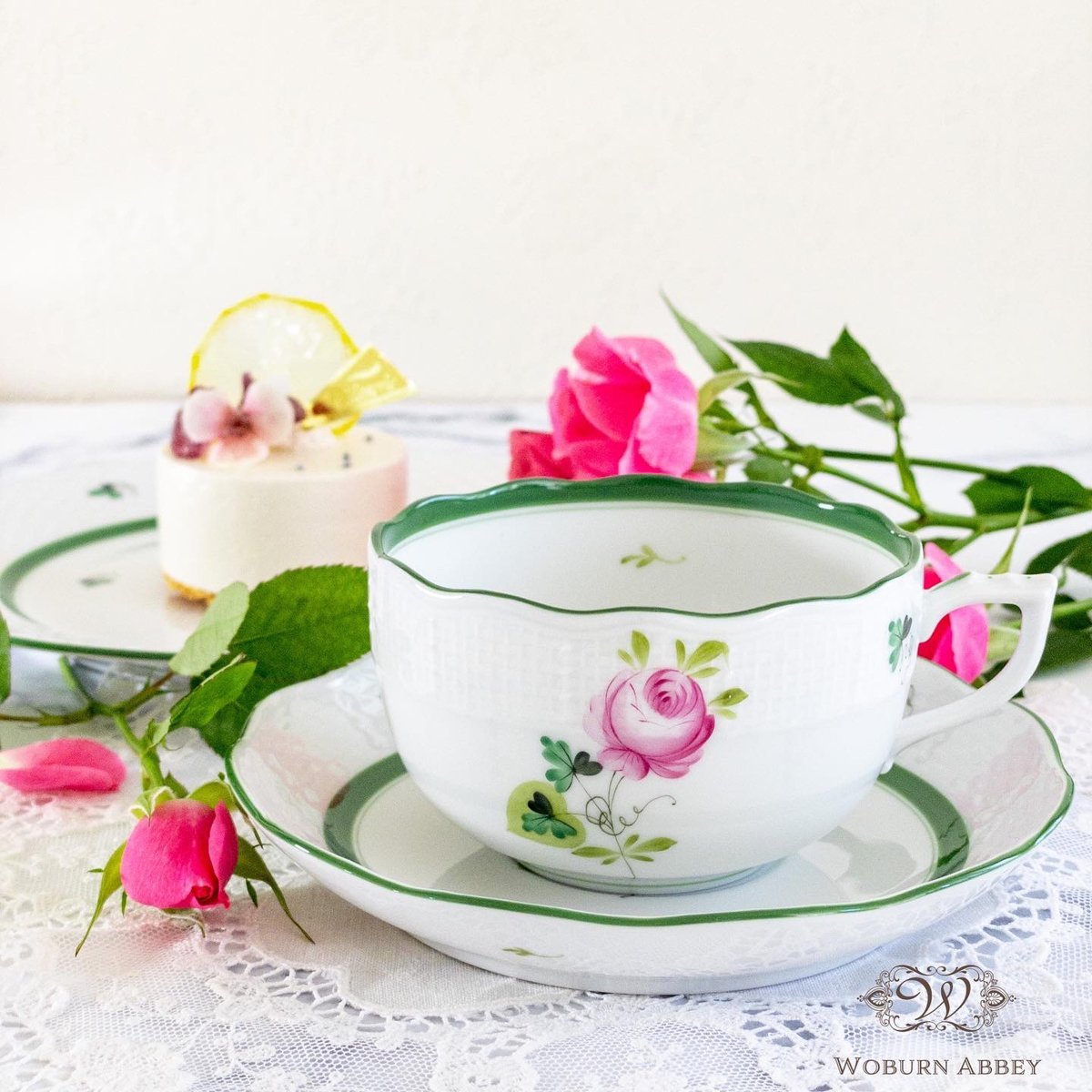 ヘレンド ウィーンのバラ 中皿 ケーキ皿 リム 19cm 取り皿 デザートプレート 食器 薔薇