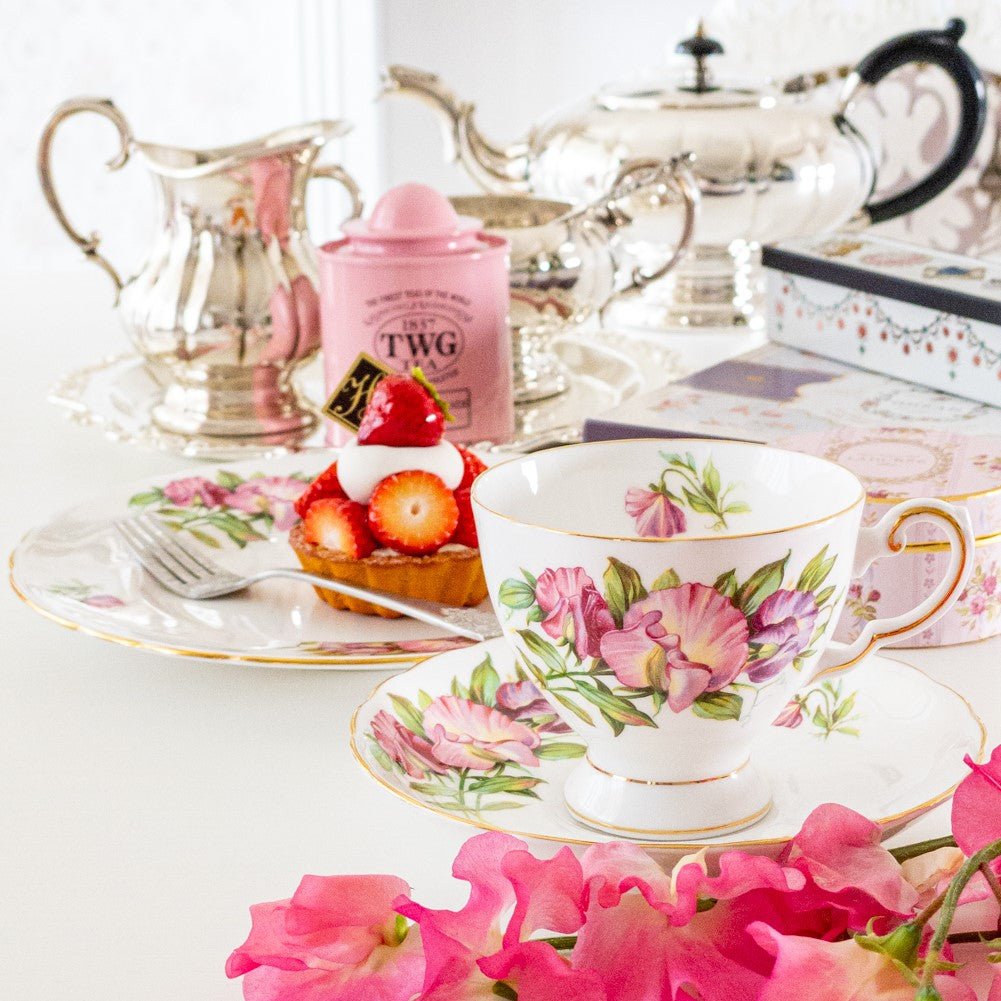 美品 アンティーク イギリス製 食器 タスカン 誕生花柄 ティーカップ＆ソーサー ケーキ皿プレート セット トリオ 4月 スイートピー ピンク