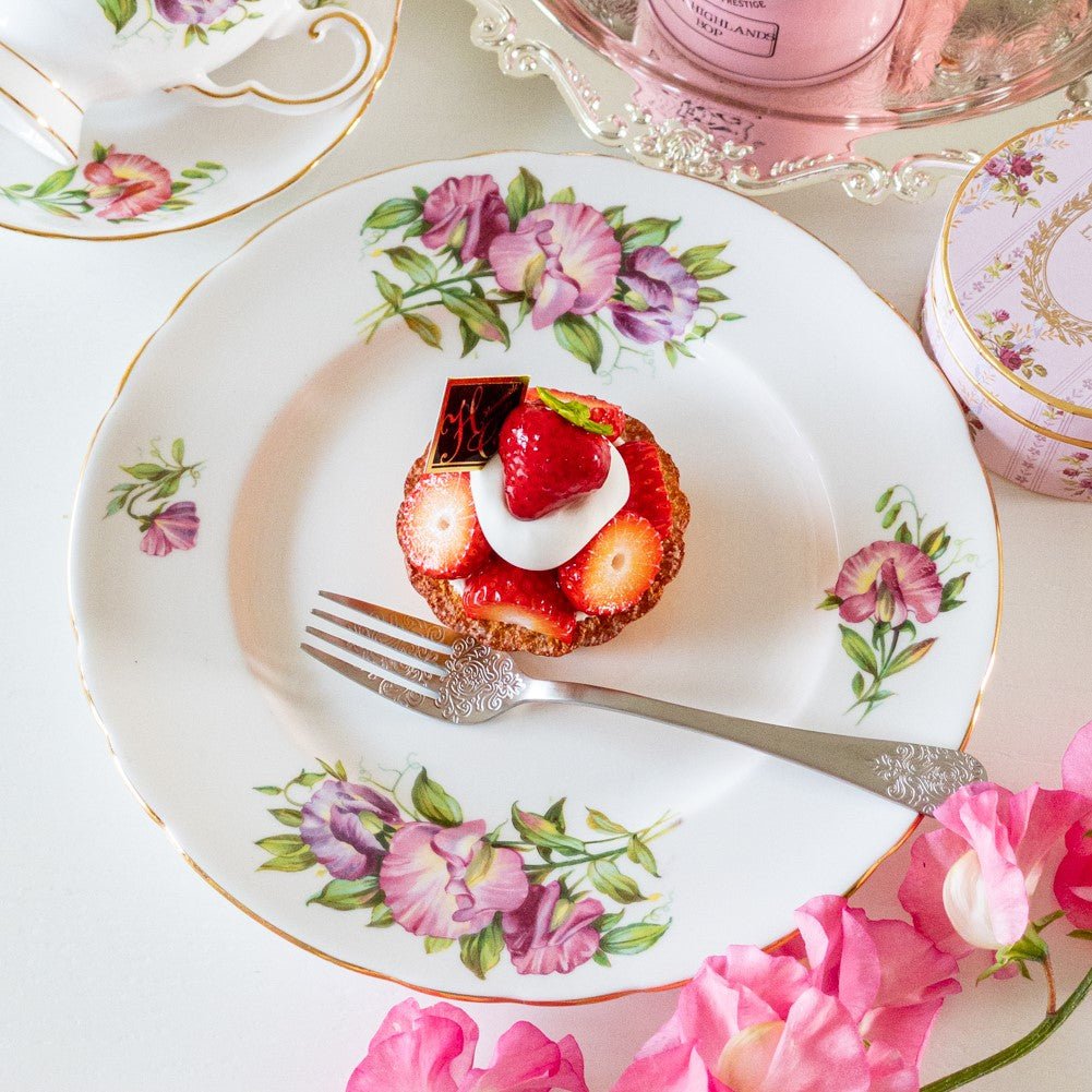 美品 アンティーク イギリス製 食器 タスカン 誕生花柄 ティーカップ＆ソーサー ケーキ皿プレート セット トリオ 4月 スイートピー ピンク
