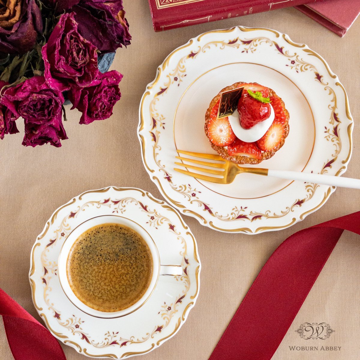 美品 アンティーク イギリス製 食器 ロイヤルドルトン デミタスカップ＆ソーサー ケーキ皿プレート セット(5) トリオ 白 コーヒー