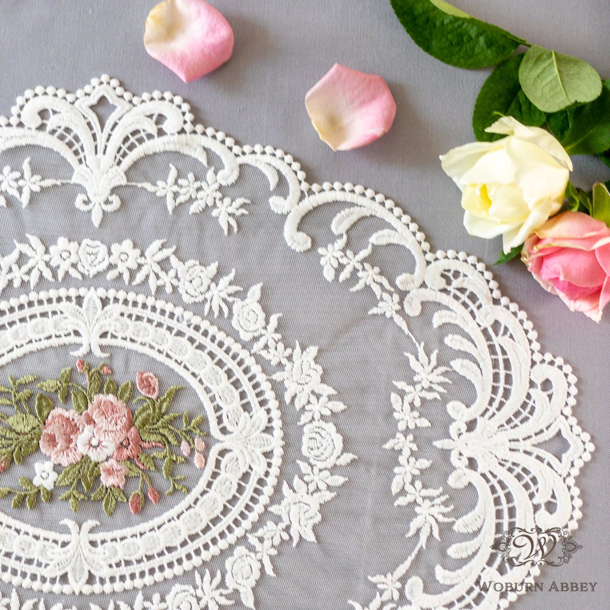 テーブルセンター レース 布 小 刺繍 白 ホワイト おしゃれ 丸 楕円 ドイリー 花柄 バラ フランスアンティーク風