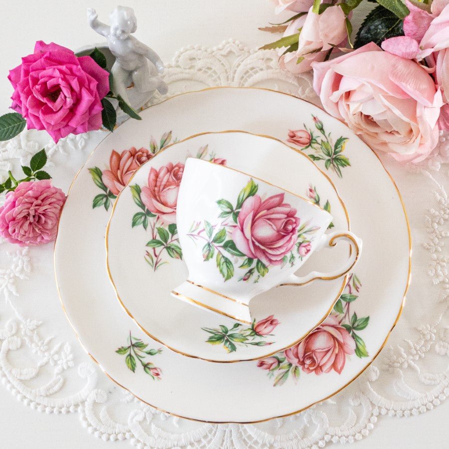 美品 アンティーク イギリス製 食器 タスカン 誕生花柄 ティーカップ