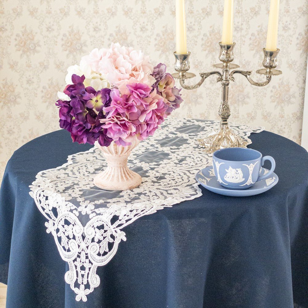 テーブルランナー おしゃれ 白 レース 編み ホワイト 30×180 布 花柄 刺繍 センター フランスアンティーク風 – Woburn Abbey