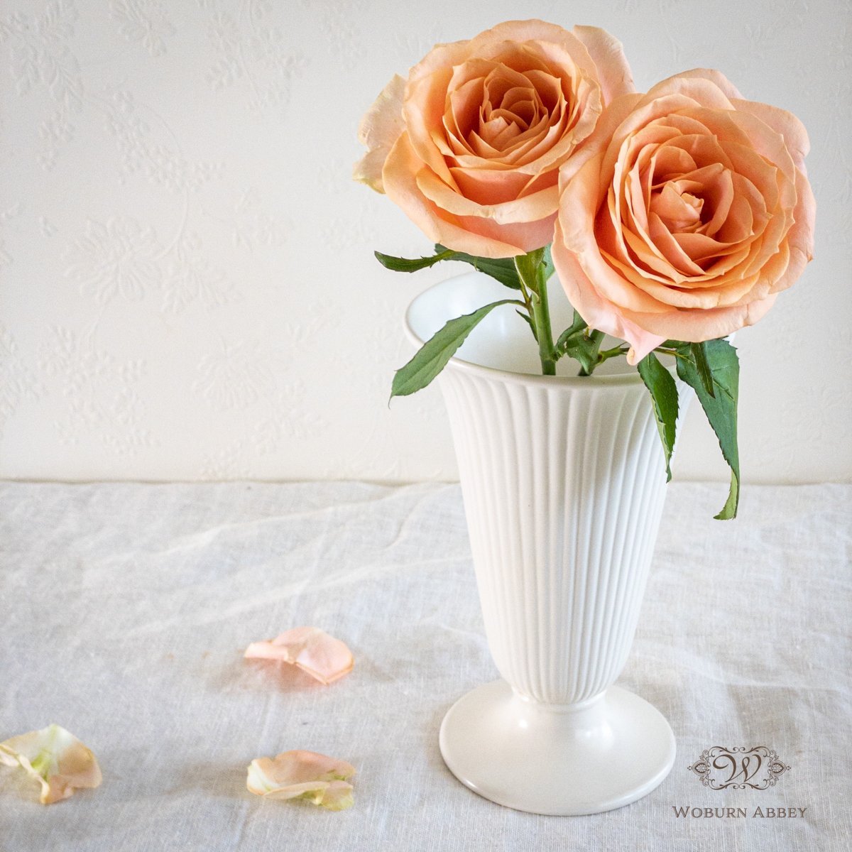 訳あり アンティーク イギリス製 ウェッジウッド 花瓶 フラワーベース 白 ホワイト 陶器 大きい 花器 おしゃれ – Woburn Abbey
