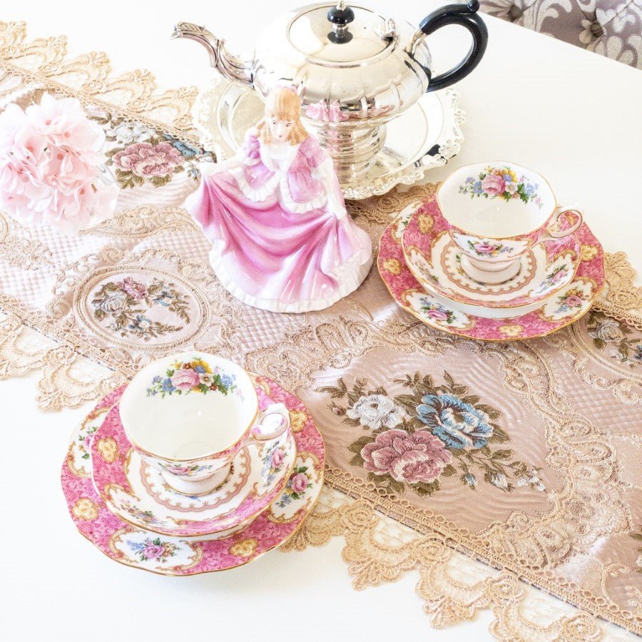 テーブルランナー おしゃれ ピンク 40×220 布 レース 花柄 バラ 刺繍 センター フランスアンティーク風 ロココ